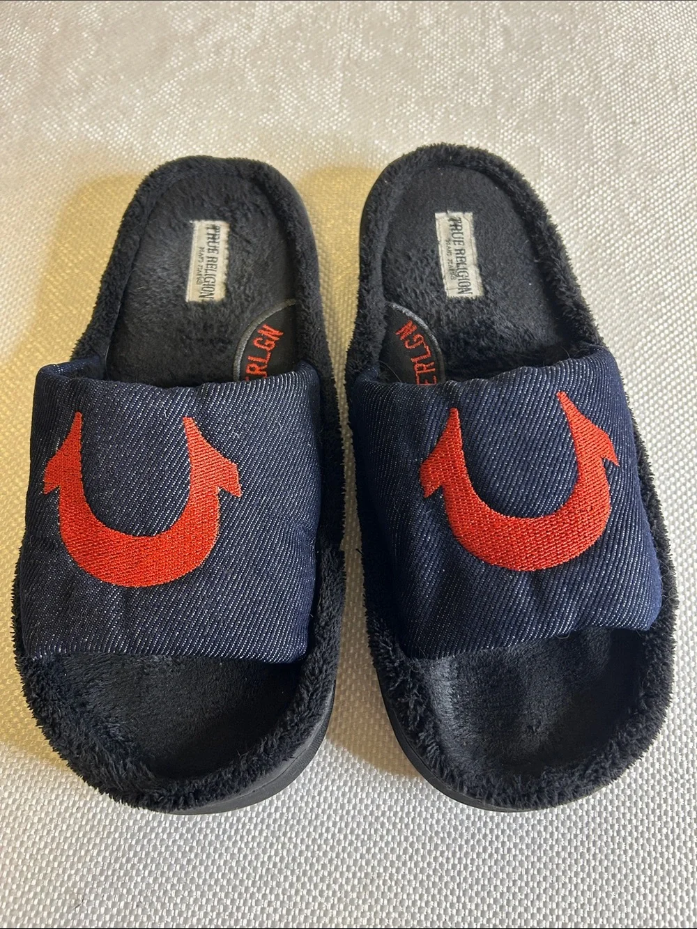 Men’s True Religion Slippers Slides  Size M (9-10)
